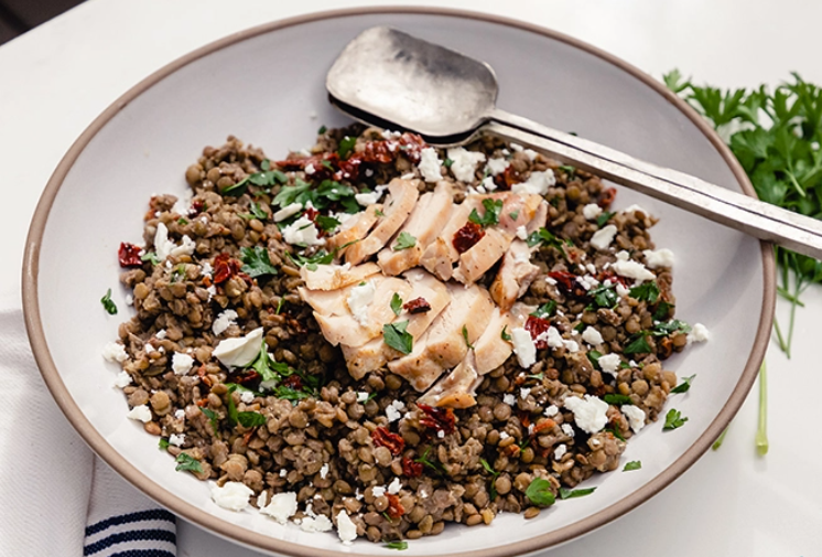 Healthy Recipe: Sun-Baked Tomato, Lentil, and Tuscan Kale Salad with Roast Chicken fitvii
